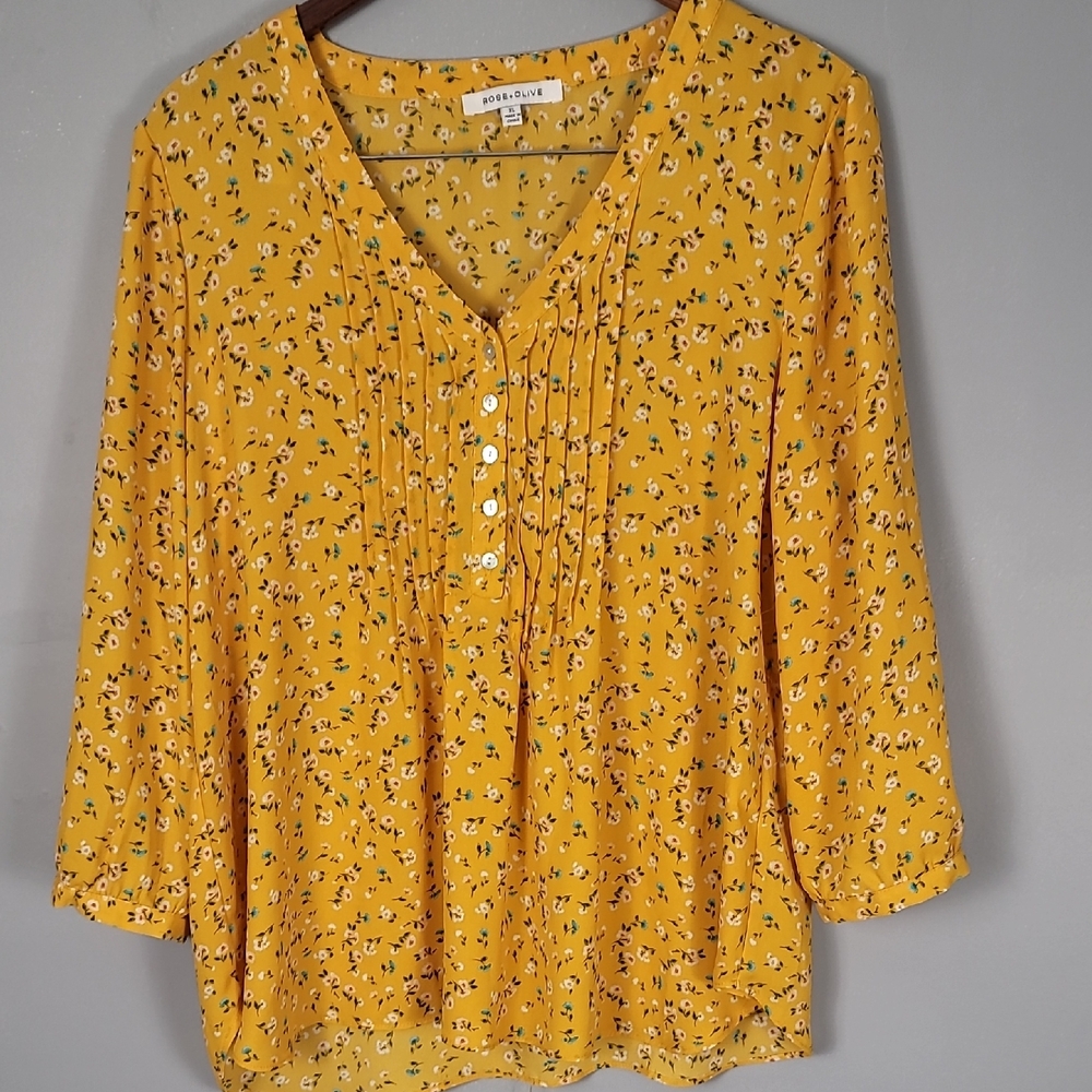 Rose & Olive Yellow Flutter Sleeve Pleated Blouse